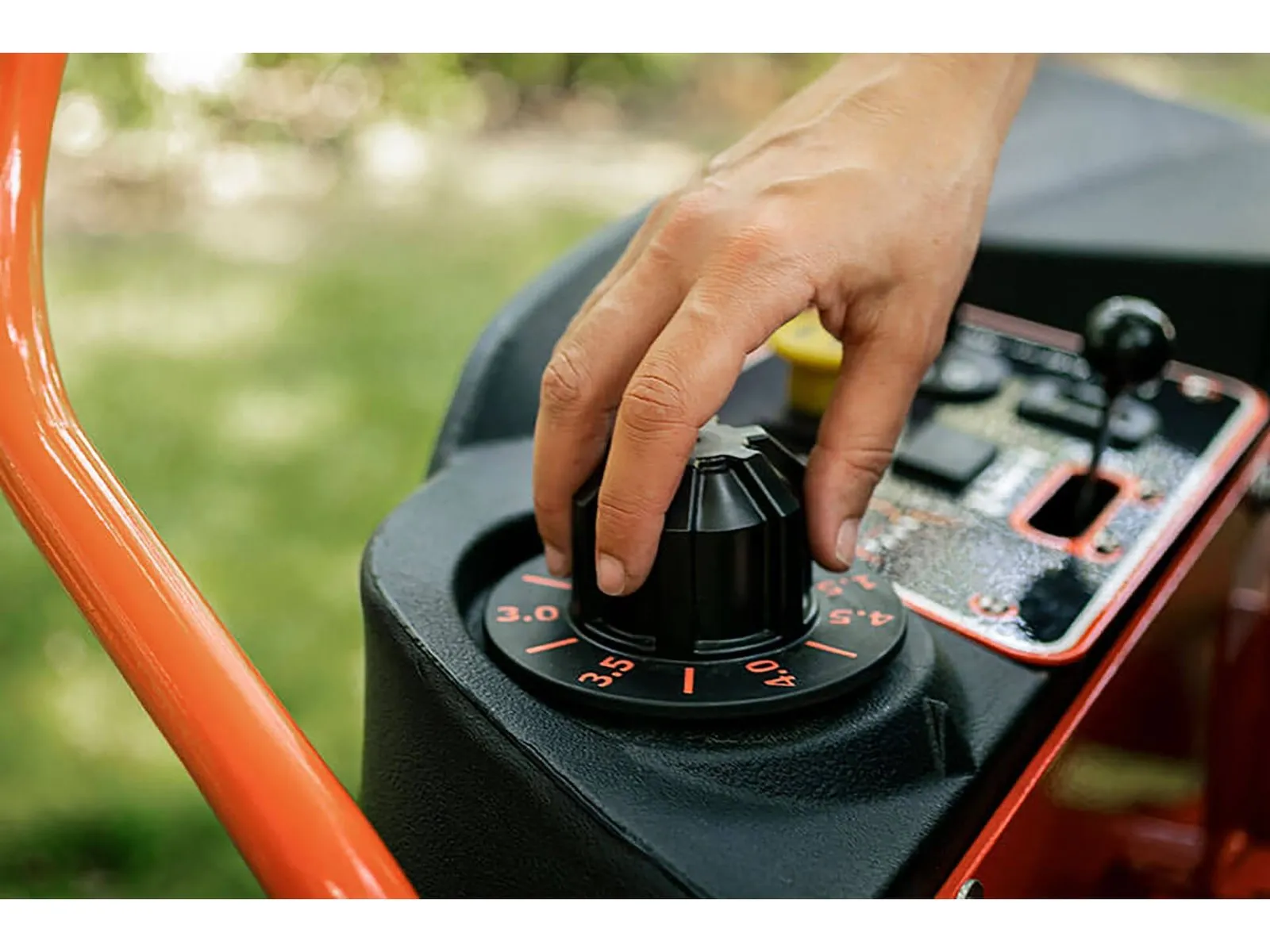 Bad Boy MZ Magnum 54 in. 24 HP Gas Zero-Turn Mower with Kohler 7000 Series Engine - Image 12