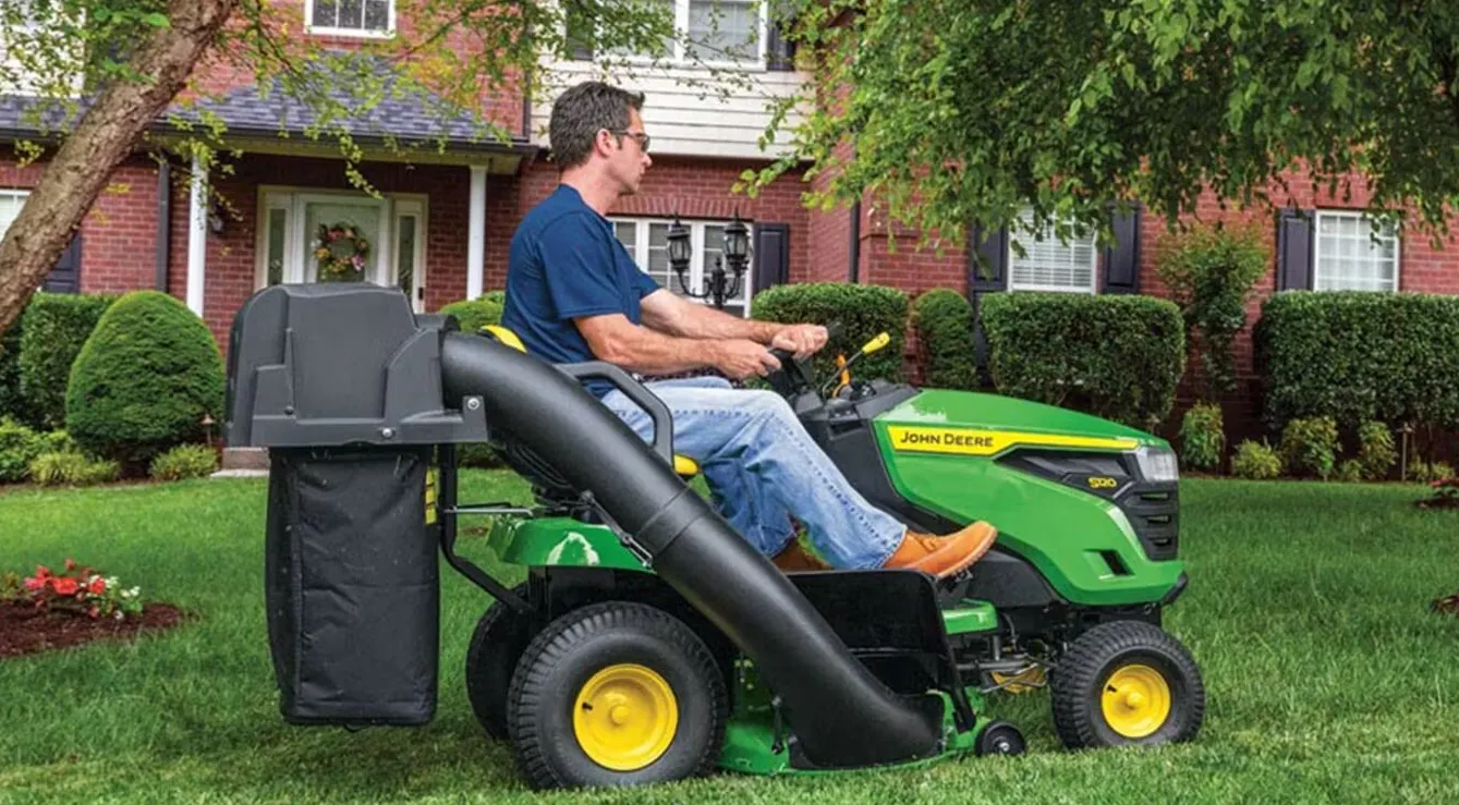 John Deere S120 42-inch 22 HP V-Twin Gas Hydrostatic Riding Lawn Mower - Image 5