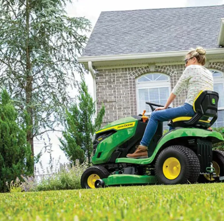 John Deere S120 42-inch 22 HP V-Twin Gas Hydrostatic Riding Lawn Mower - Image 6